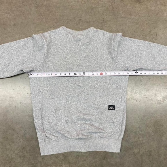 Grey Nike SB crewneck sweatshirt Y2K size M - Picture 6 of 7